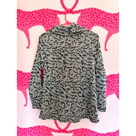 🖤Chances R Sweater🖤 - Picture 2 of 3